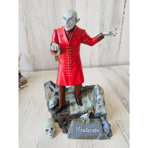 Monarch Dracula nosferatu skull kit statue figurine Halloween vintage - Picture 1 of 9